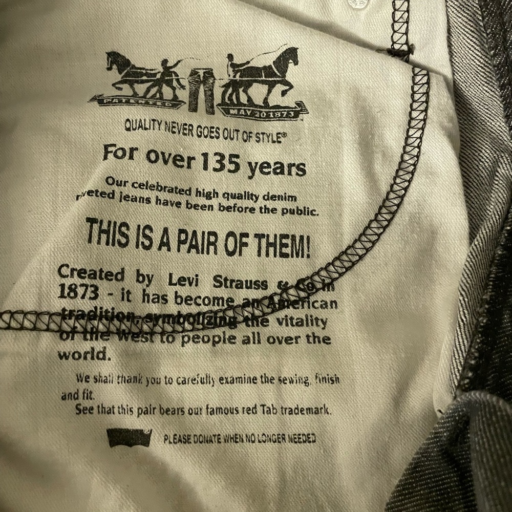 Levi’s gray 562 - Picture 6 of 6
